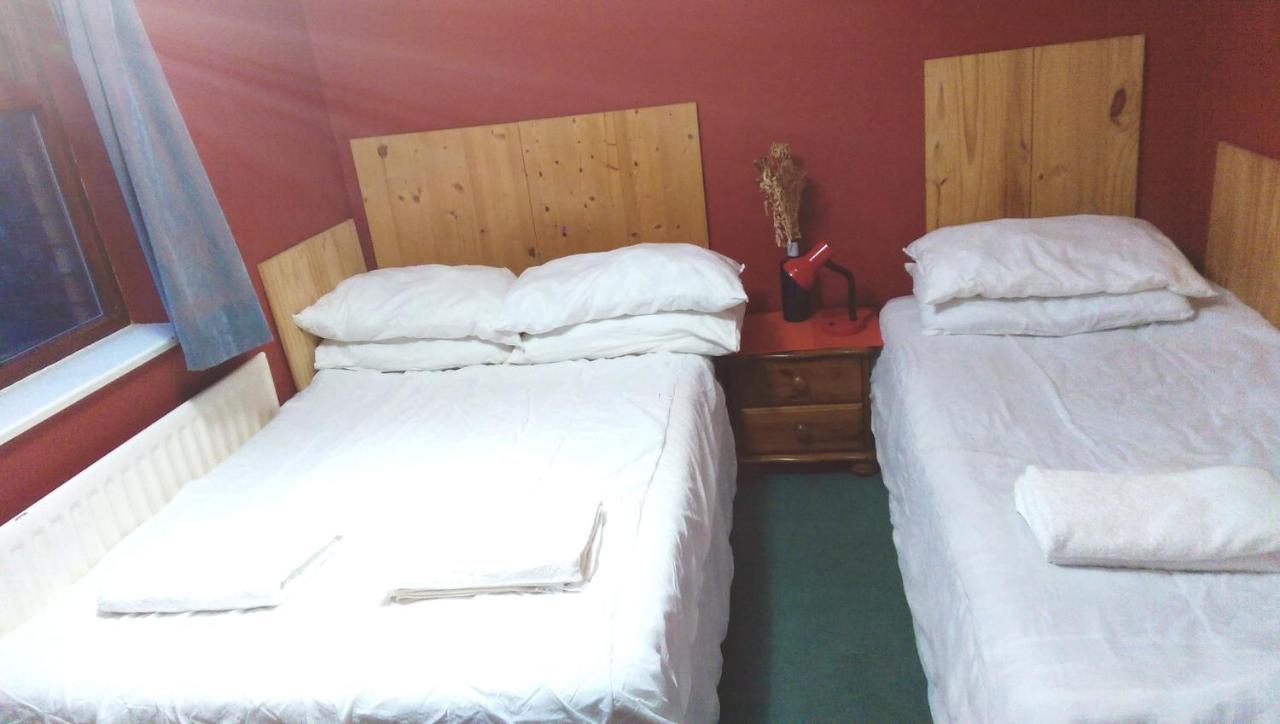 Oldbrook Accommodation Милтън Кейнс Екстериор снимка